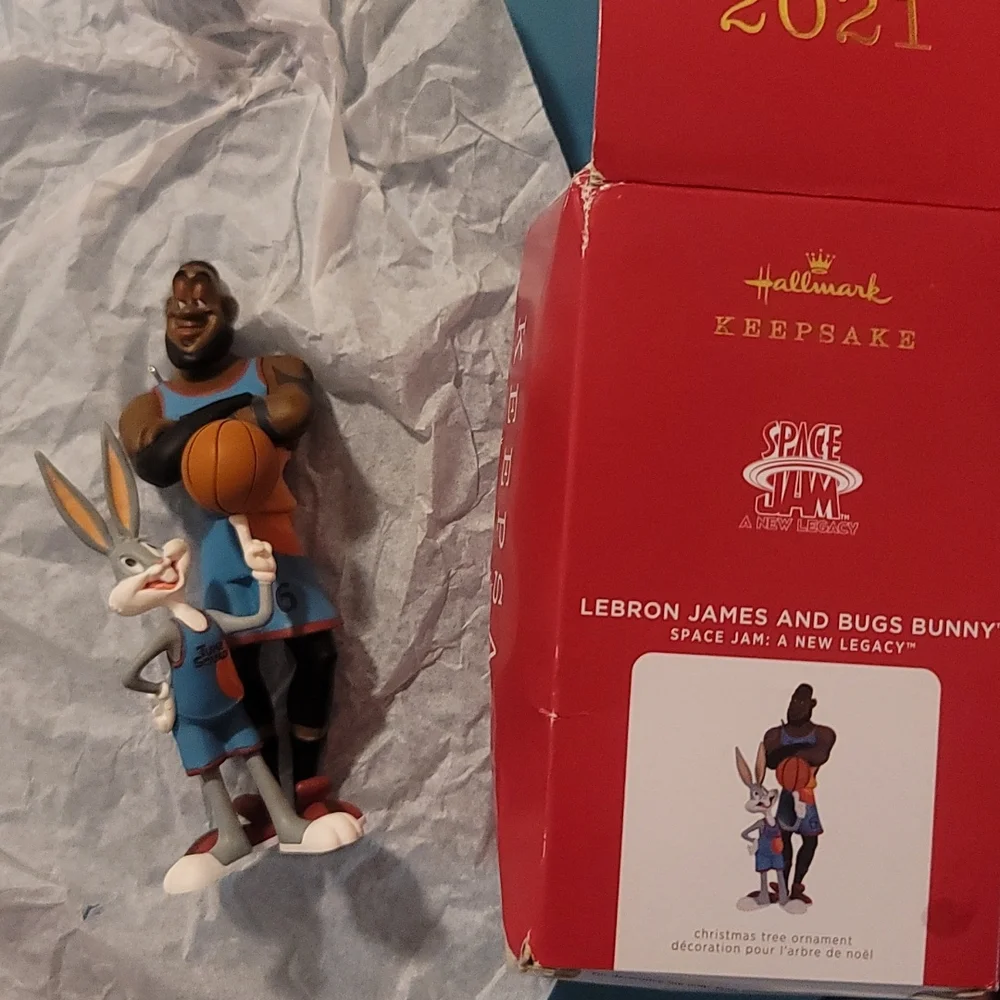 HALLMARK KEEPSAKES 2021 SPACE JAM ORNAMENT: LEBRON JAMES WITH BUGS BUNNY: NIB